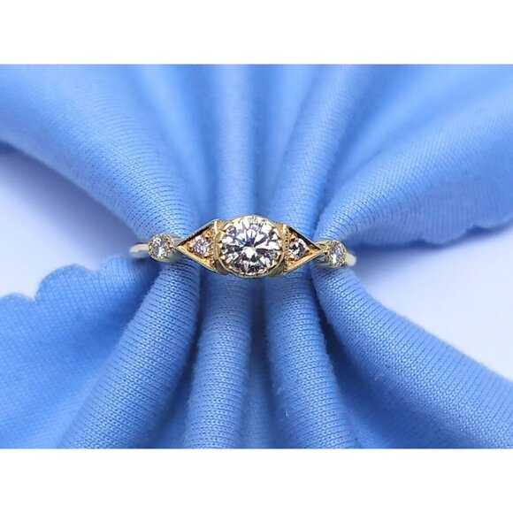 Beautiful 14K Karat Solid Yellow Gold Designer Round Diamond Ring - Size 4.25 - Picture 2 of 16